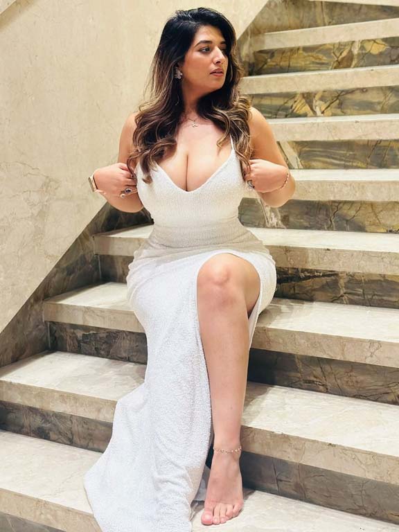 Udaipur aged housewife Call Girl